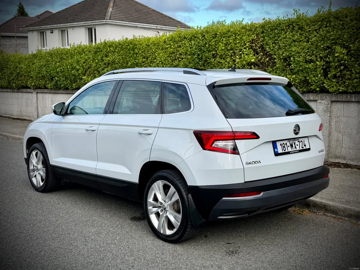 Skoda Karoq 1.0 Petrol | Leather | Pan roof. - Image 3