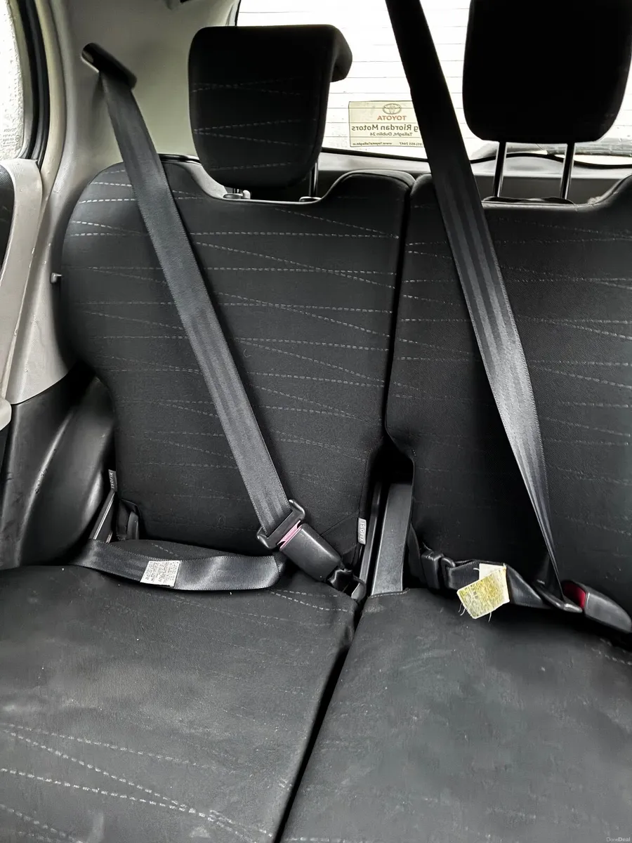 Toyota Yaris 2009 - Image 3