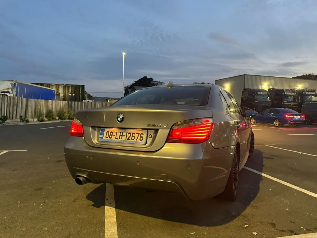 BMW 5-Series 2008 - Image 2