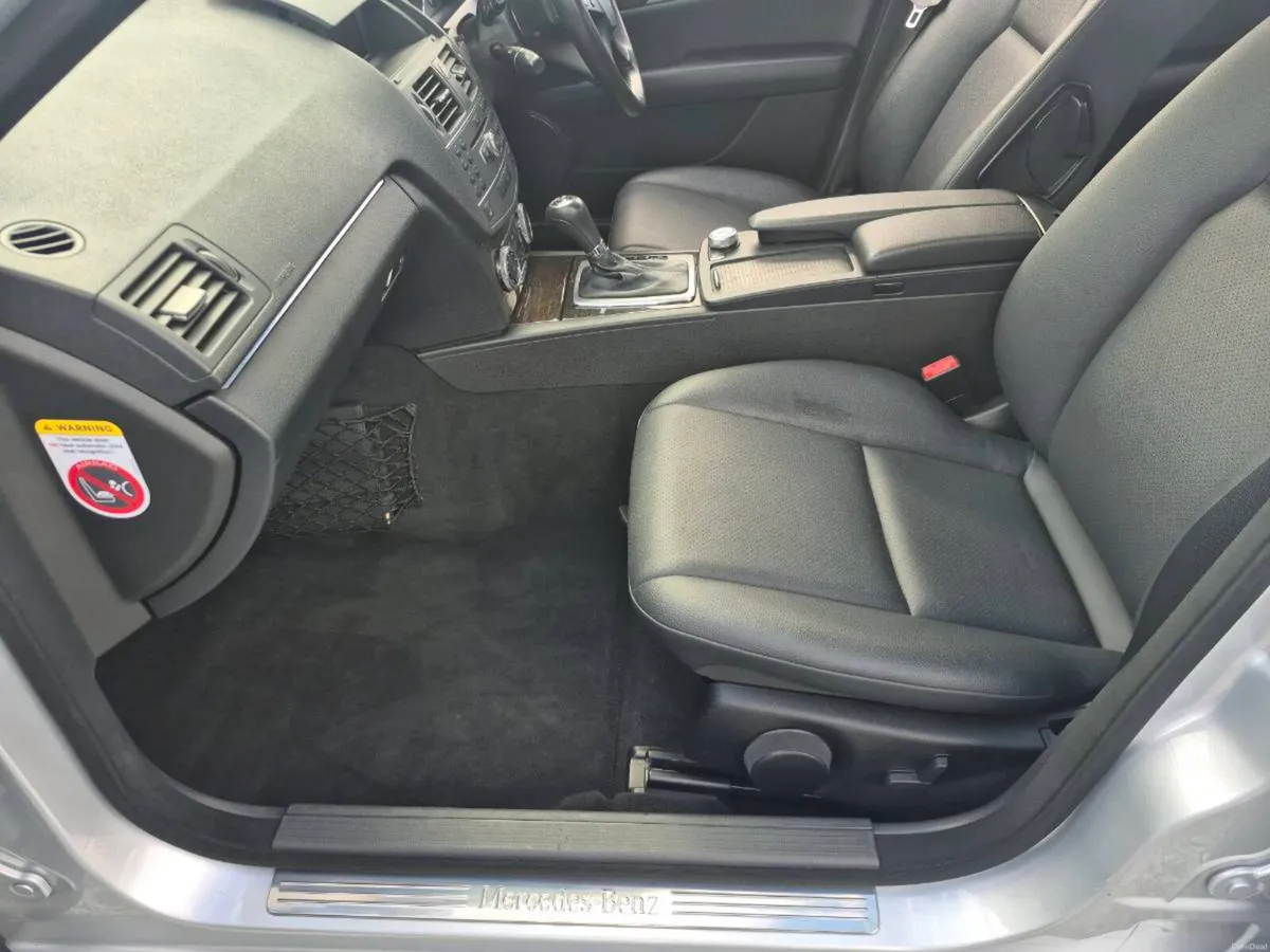 MERCEDES C180**ONLY 66,000mls**AUTOMATIC** - Image 6