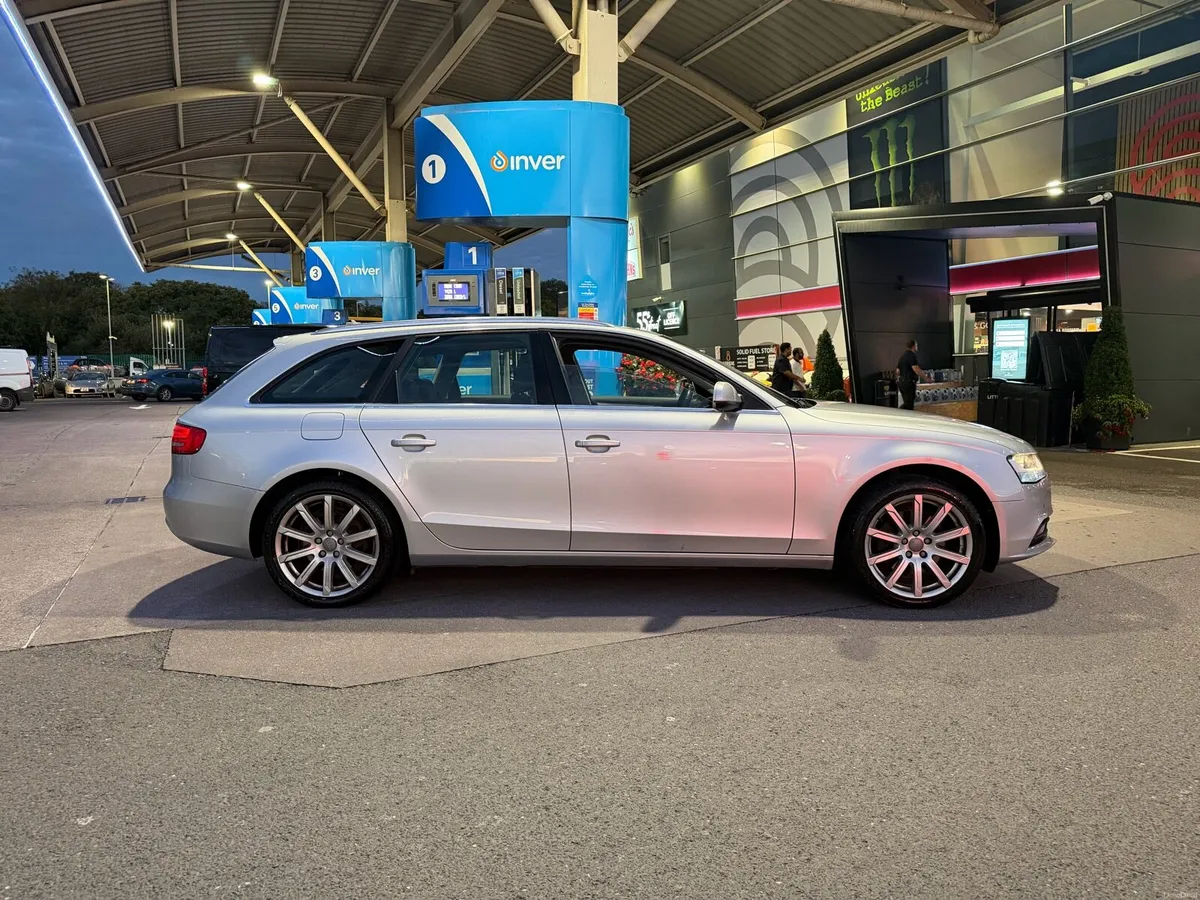 Audi A4 Avant Technik Auto 2.0D Full SH - Image 2