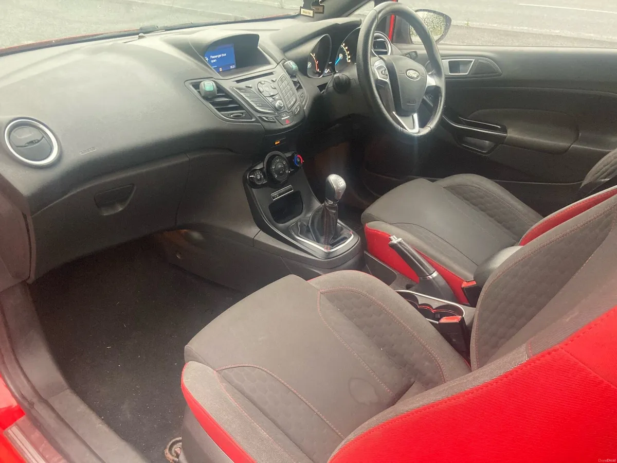 2016 Ford Fiesta - Image 5