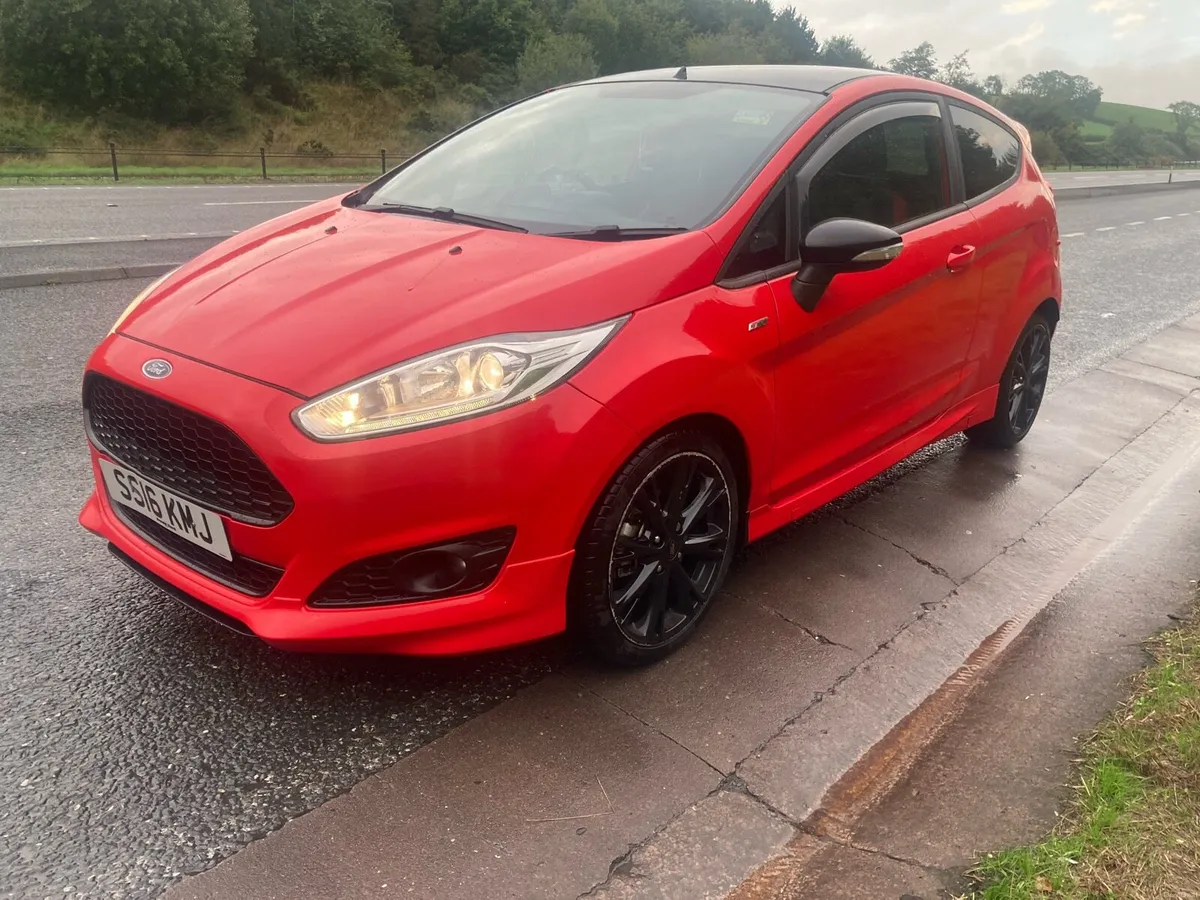 2016 Ford Fiesta - Image 1
