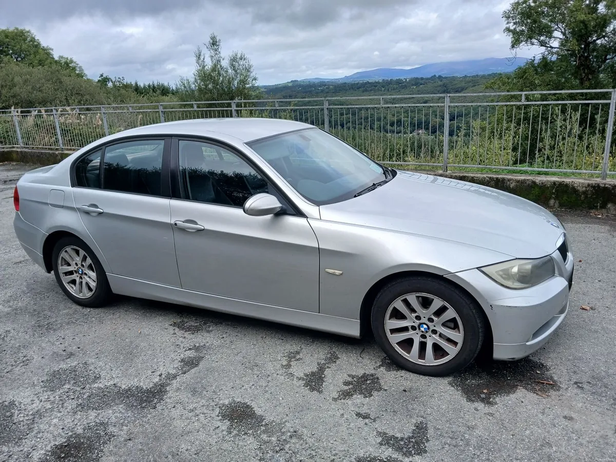BMW 3-Series 2005 - Image 1