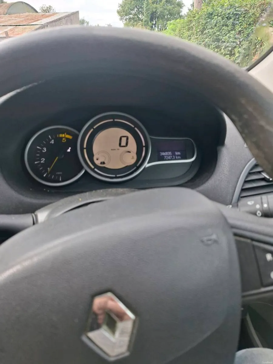 RENAULT FLUENCE 2012 - Image 5