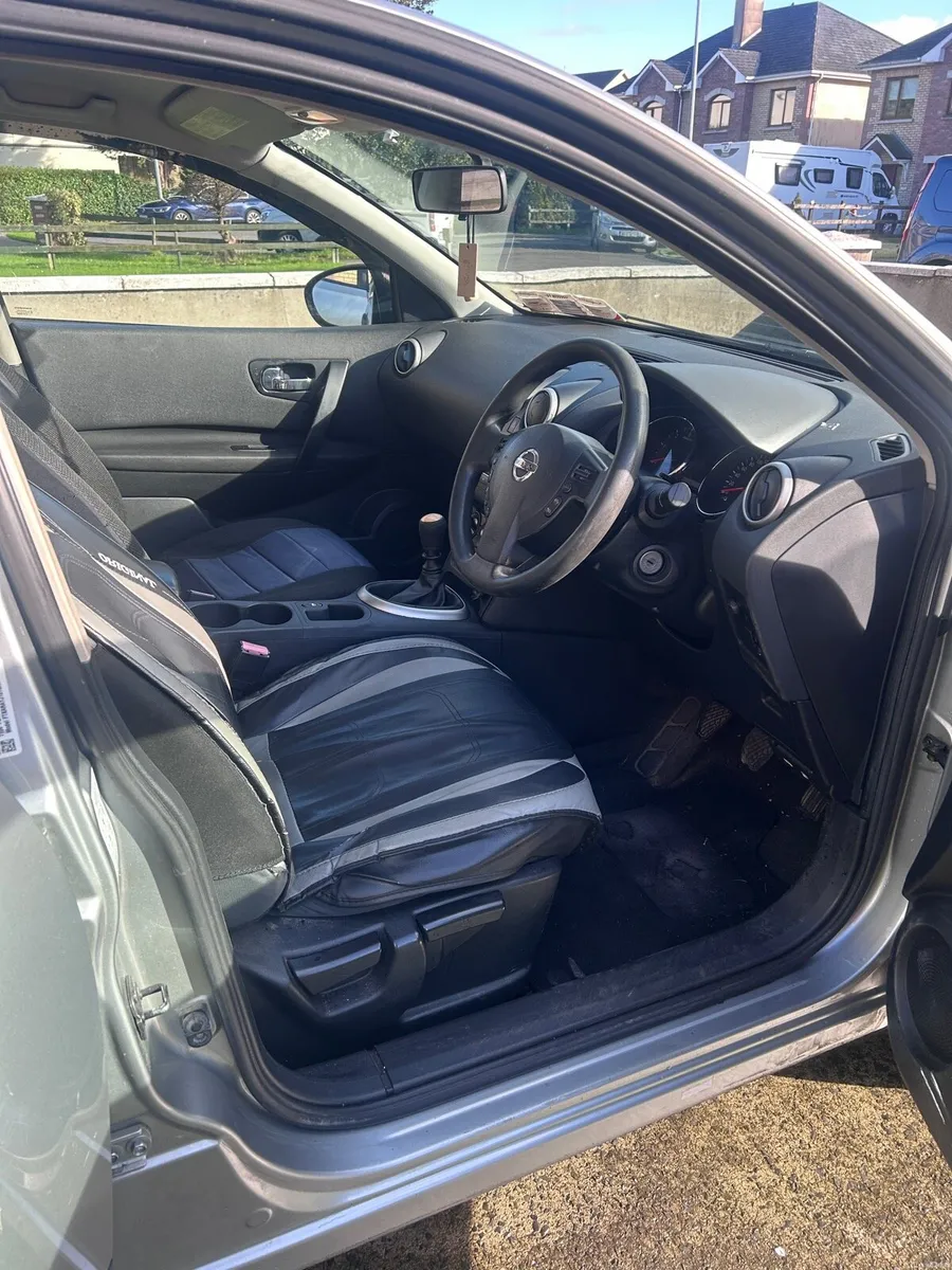 Car - Image 2