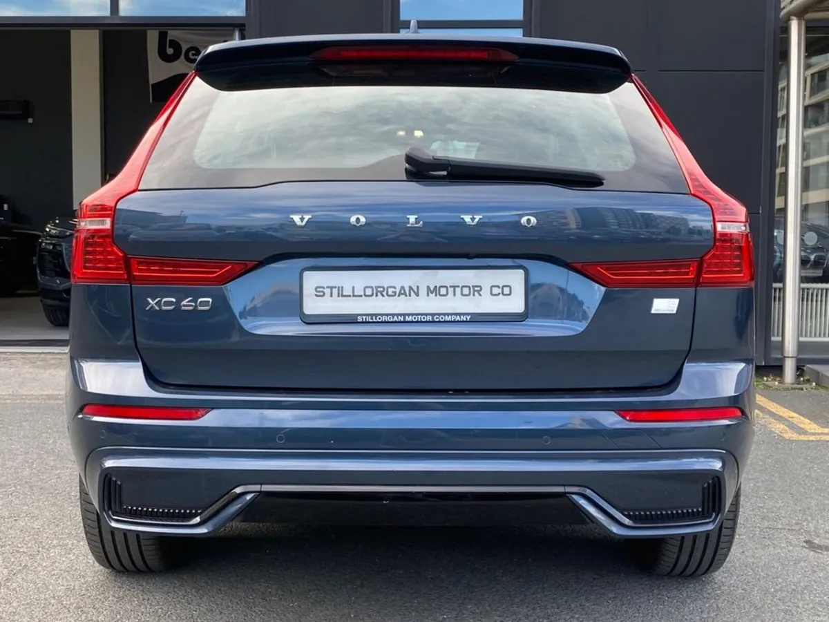 Volvo XC60 T6 Dark Plus Recharge AWD Auto (PHEV) - Image 6