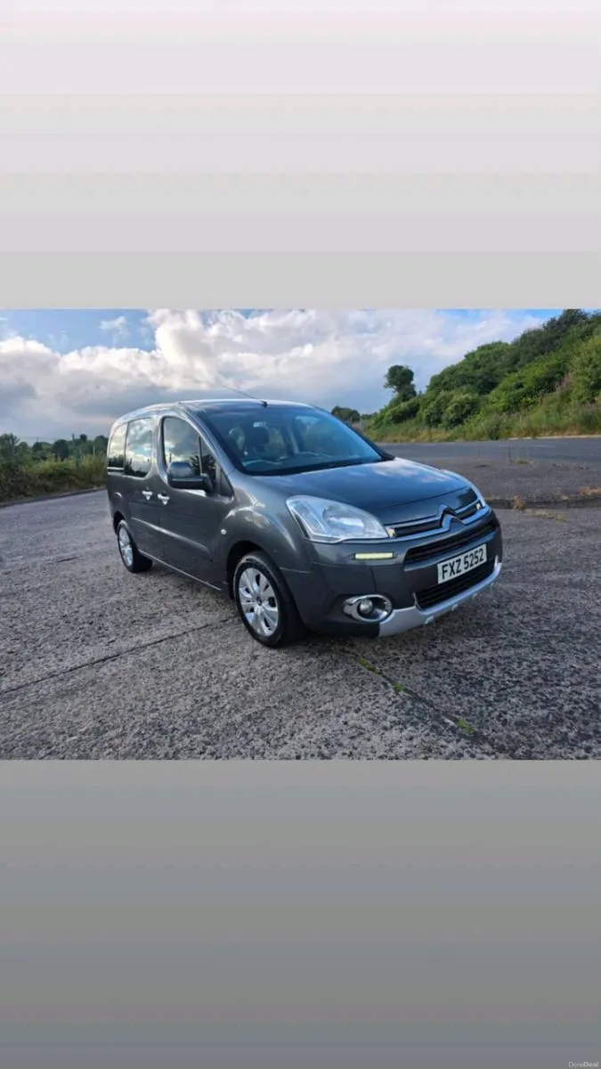 Citroen berlingo wheelchair adapted vehicle - Image 2