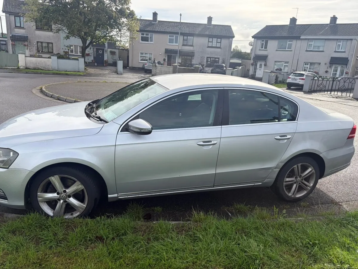 Volkswagen Passat 2011 - Image 6