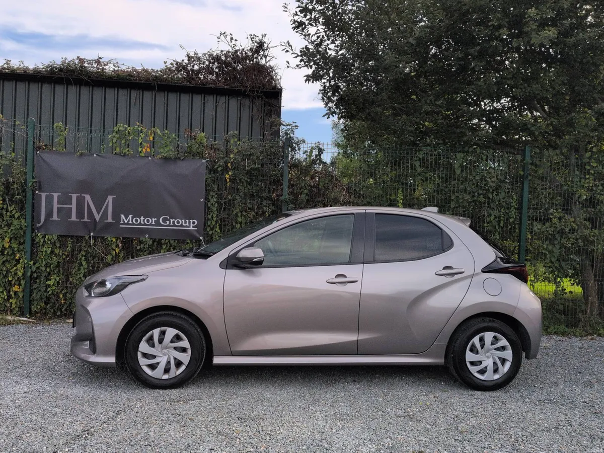 2022 Toyota Yaris * LOW KMS * NEW NCT - Image 3