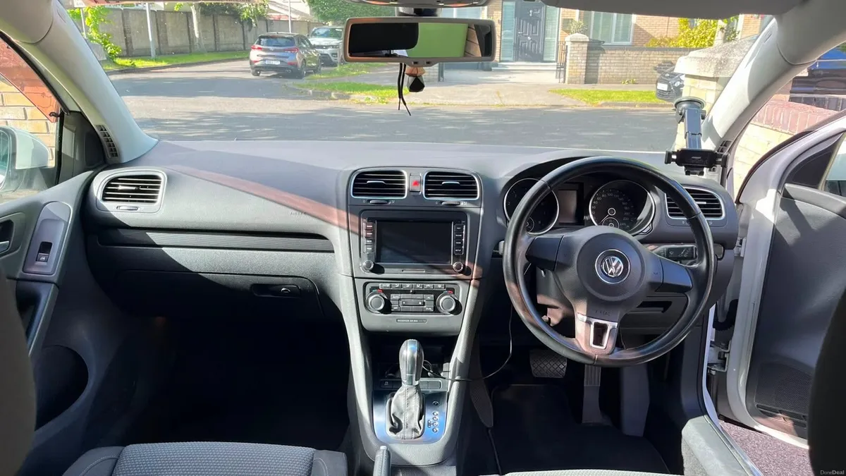 Volkswagen Golf 1.4 Petrol Automatic - Image 6