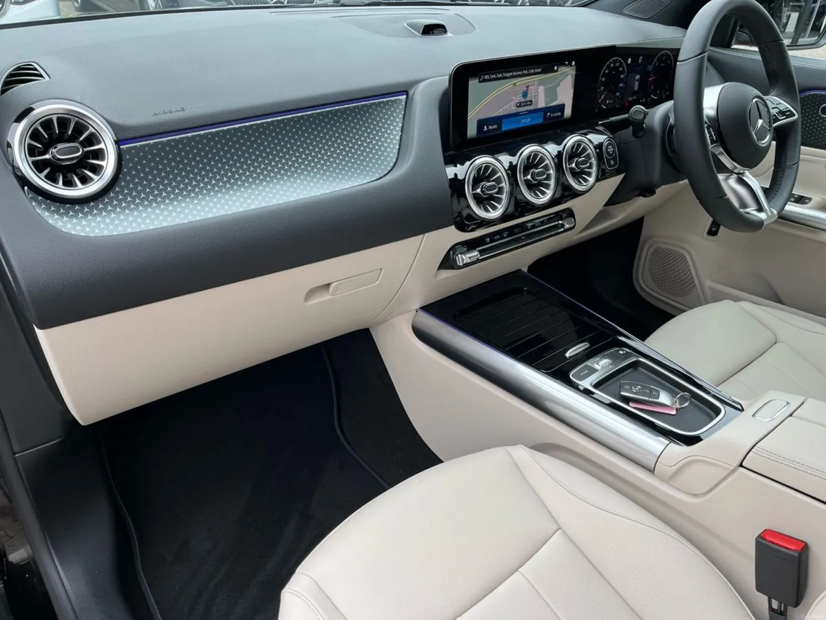 Mercedes-Benz GLA 180D Progressive Line Plus Compa - Image 6