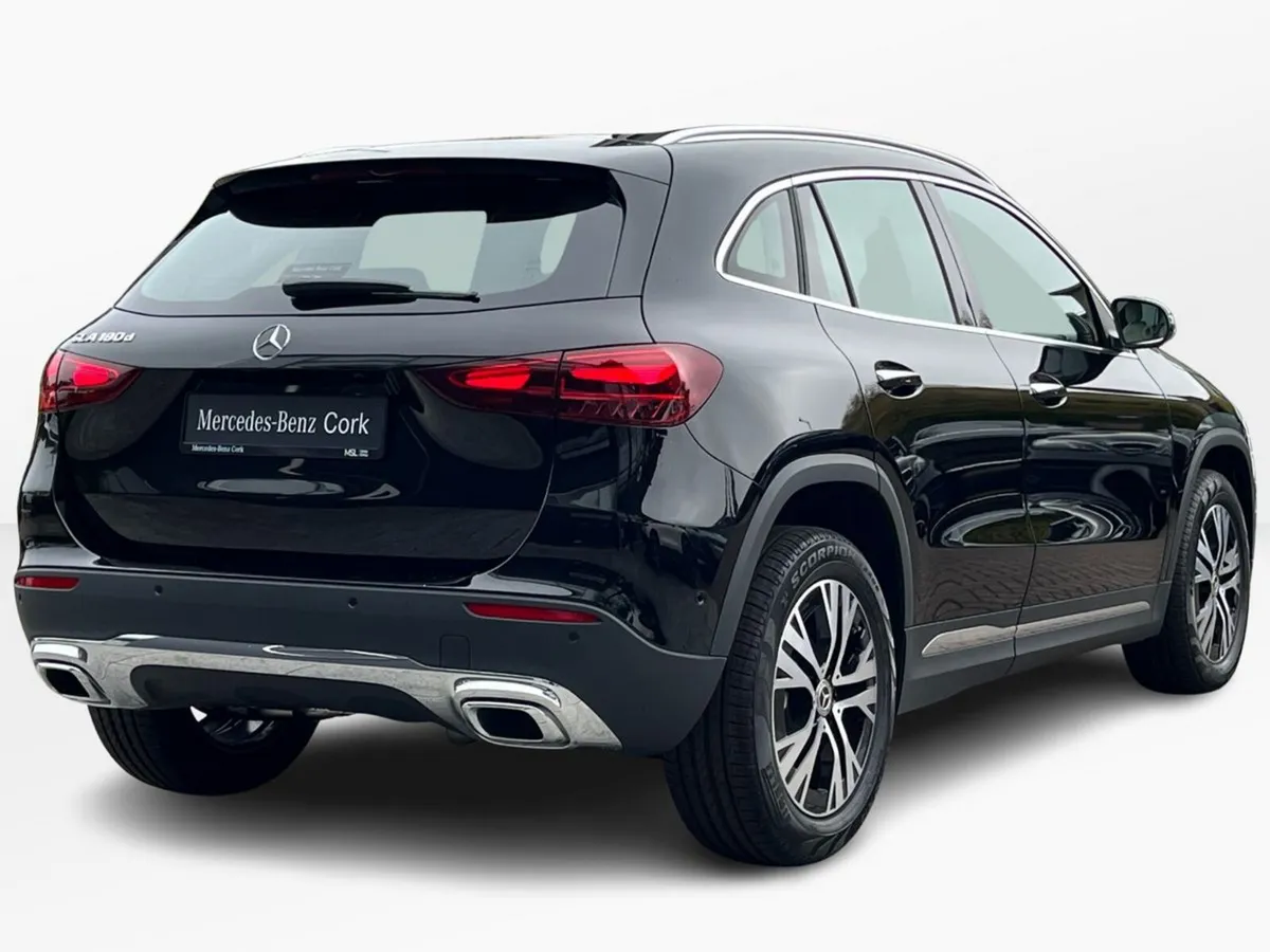 Mercedes-Benz GLA 180D Progressive Line Plus Compa - Image 3
