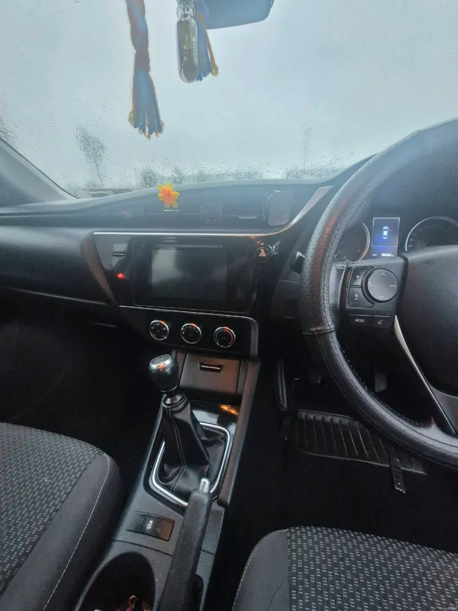 Car - Image 3