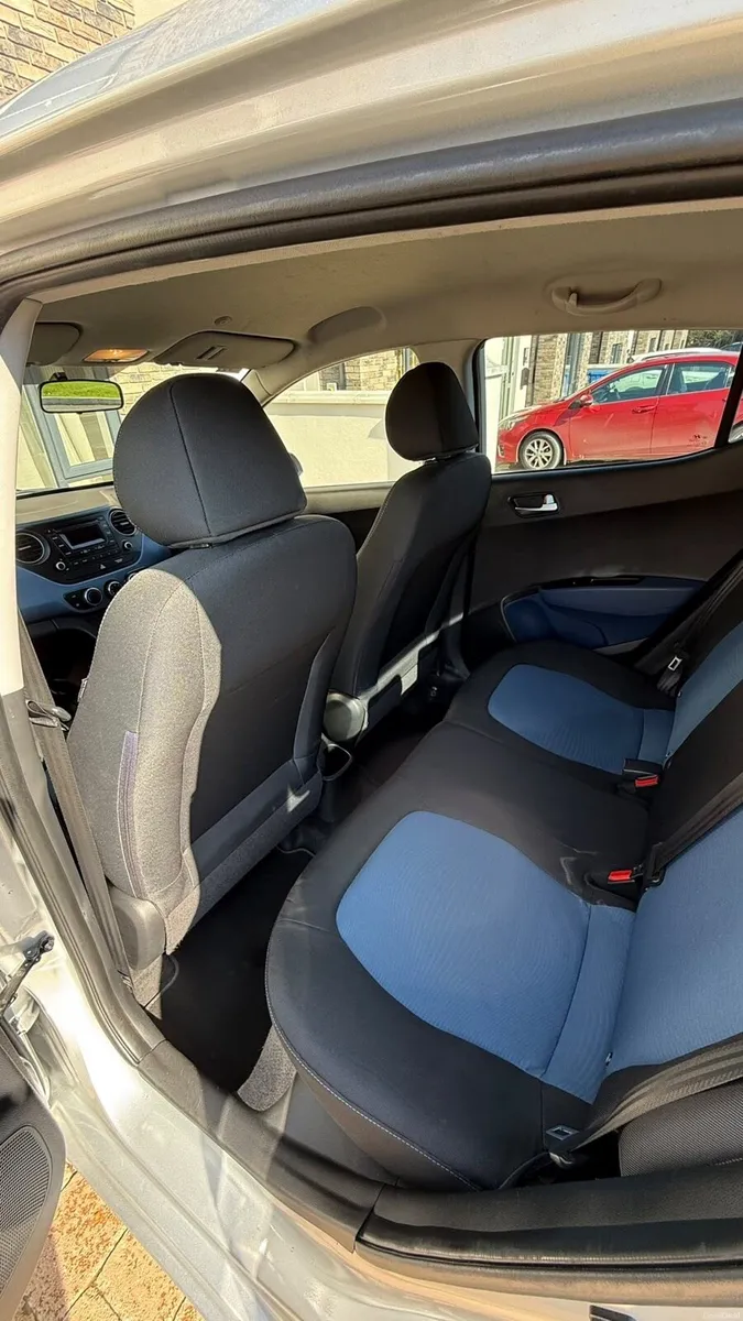 i10 Hyundai - automatic - Image 3