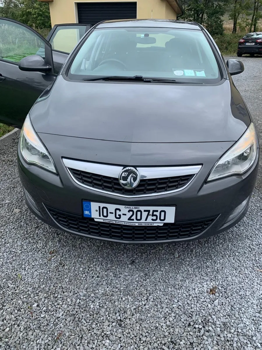 Car - Image 1