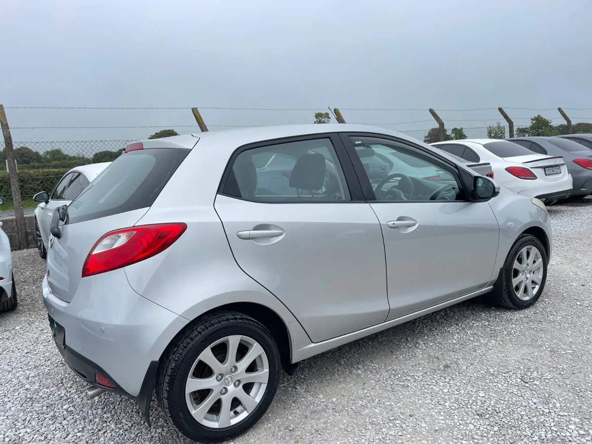 Mazda 2 - Image 6