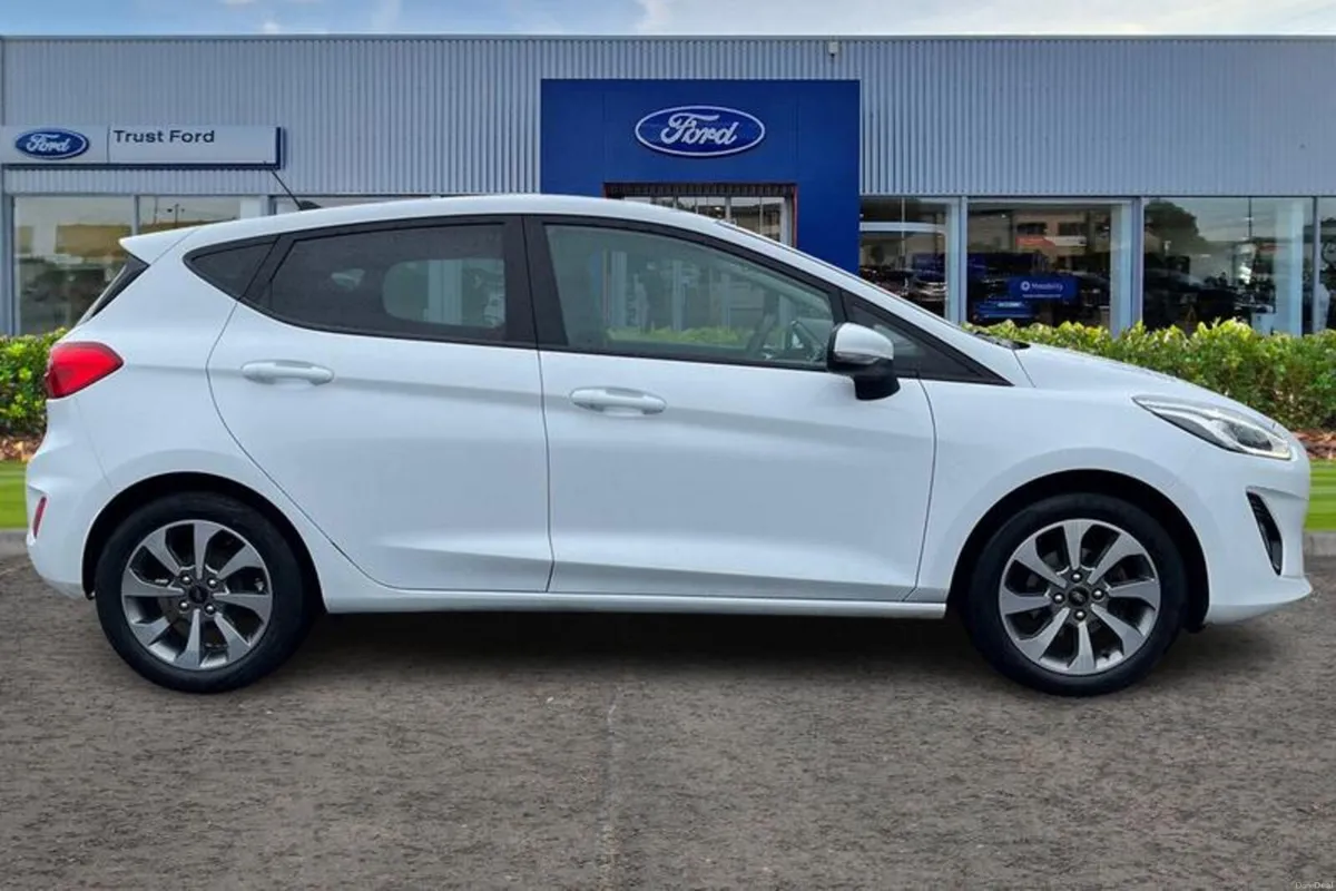 Ford Fiesta 1.1 75 Trend 5dr - Image 3