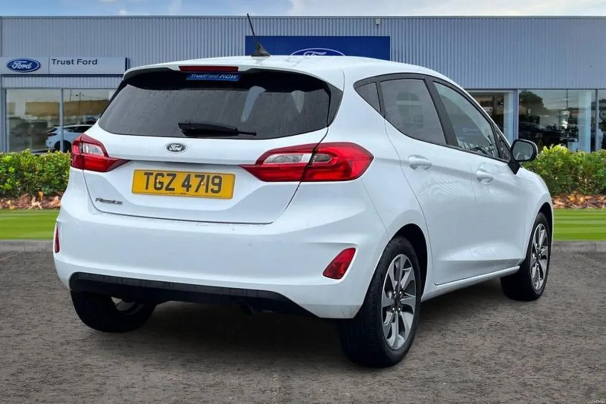 Ford Fiesta 1.1 75 Trend 5dr - Image 4