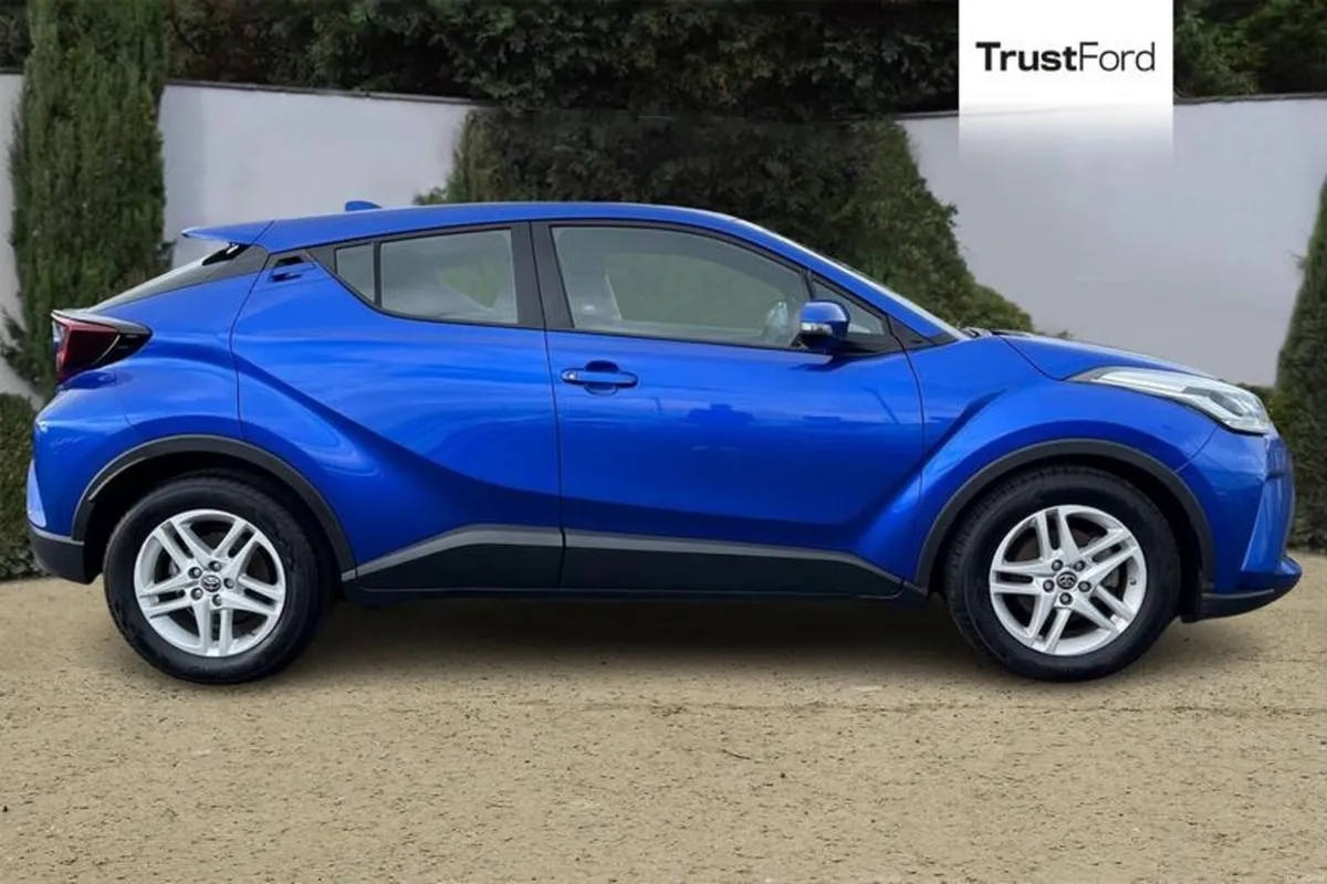 Toyota C-HR 1.8 VVT-h GPF Icon SUV 5dr Petrol Hybr - Image 3
