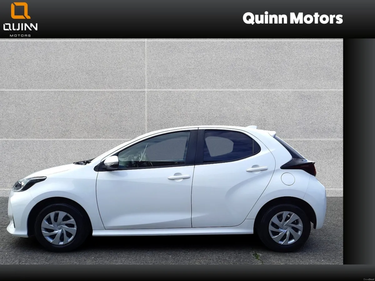 Toyota Yaris 5DR AUTO - Image 3