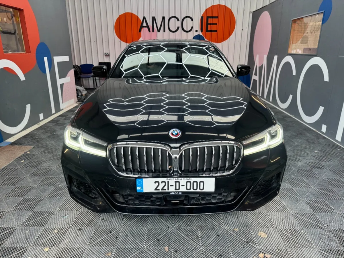 BMW 5-Series 2022 BMW 5 530E M-SPORT  2.0 AUTOMATI - Image 2