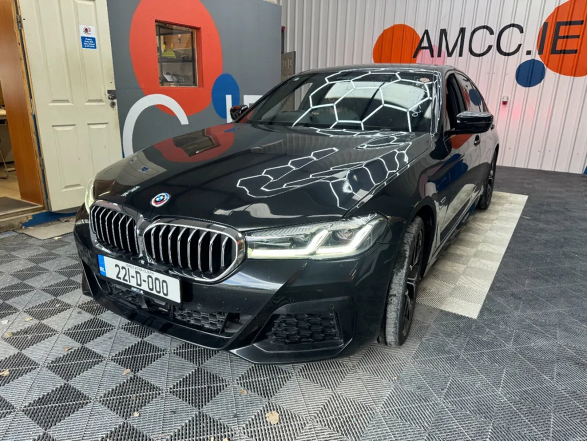BMW 5-Series 2022 BMW 5 530E M-SPORT  2.0 AUTOMATI - Image 6