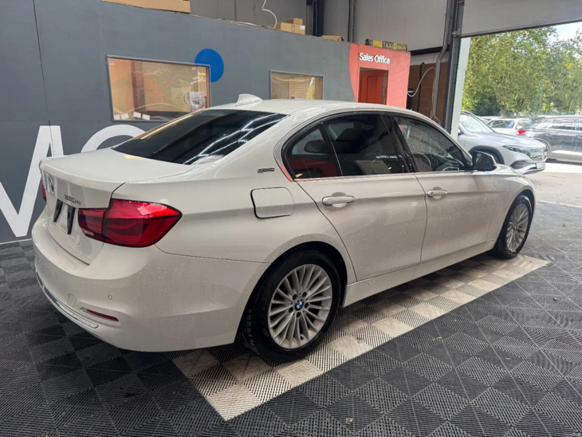 BMW 3-Series 2017 BMW 3 330E LUXURY IPERFORMANCE A - Image 3