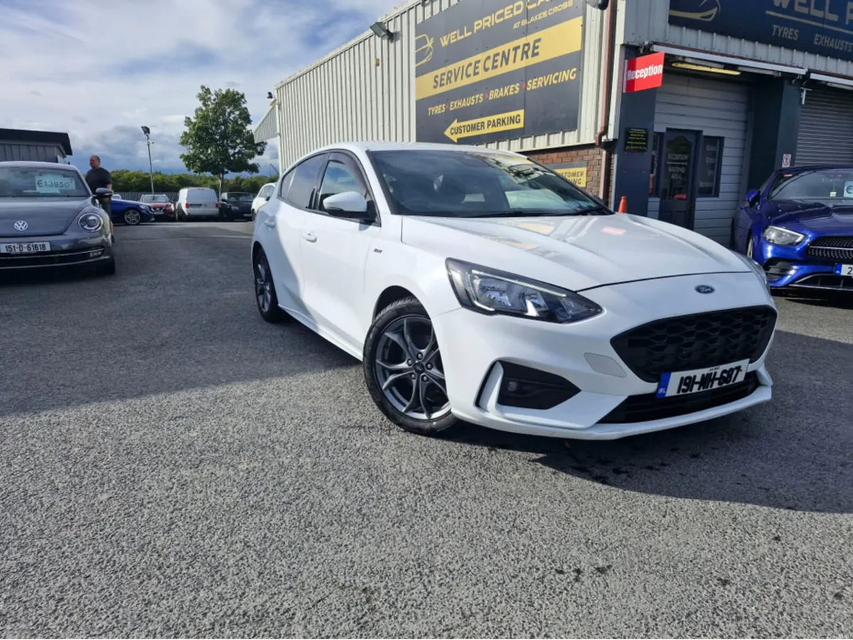 Ford Focus ST-LINE 1.0 ECOBOOST 125 125PS 4DR - Image 1