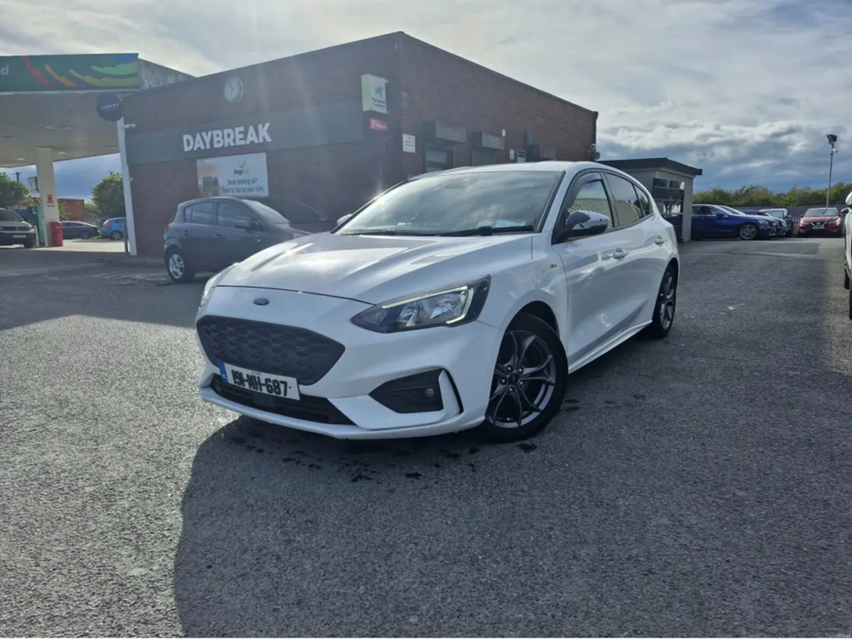 Ford Focus ST-LINE 1.0 ECOBOOST 125 125PS 4DR - Image 2