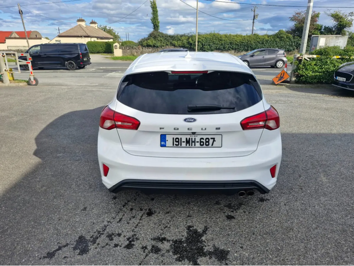 Ford Focus ST-LINE 1.0 ECOBOOST 125 125PS 4DR - Image 6