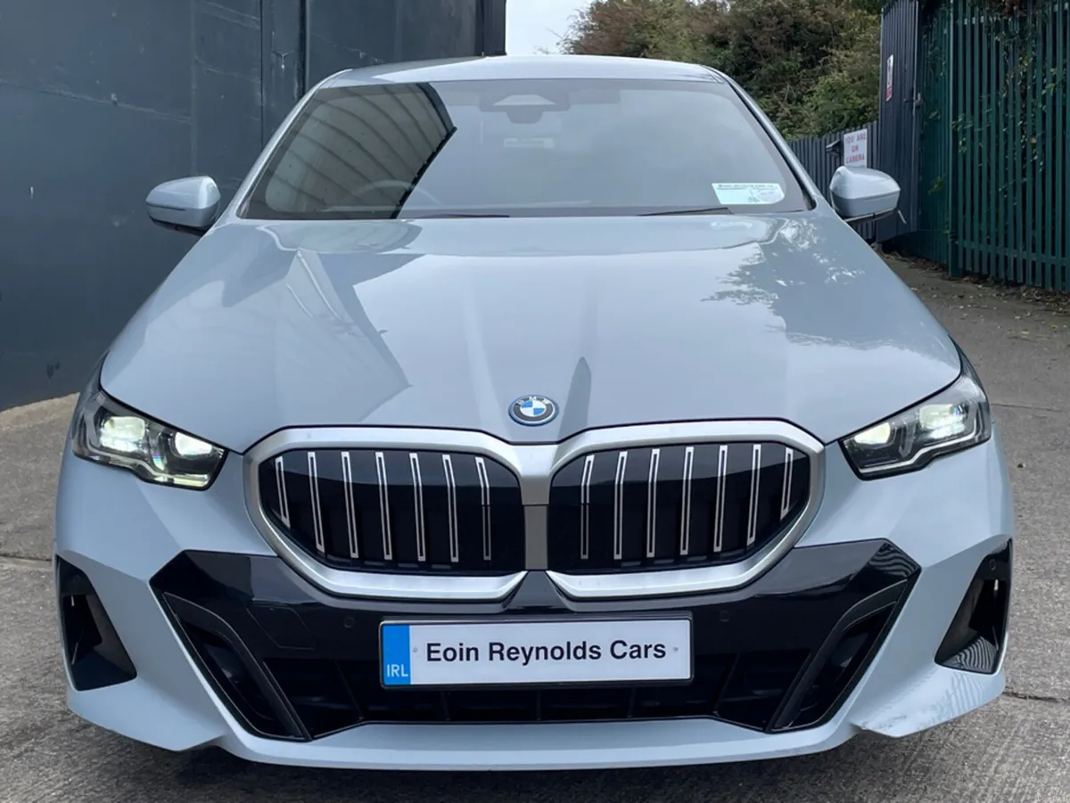 BMW 5-Series 530E M SPORT AUTO HYBRID PHEV 100kms - Image 3