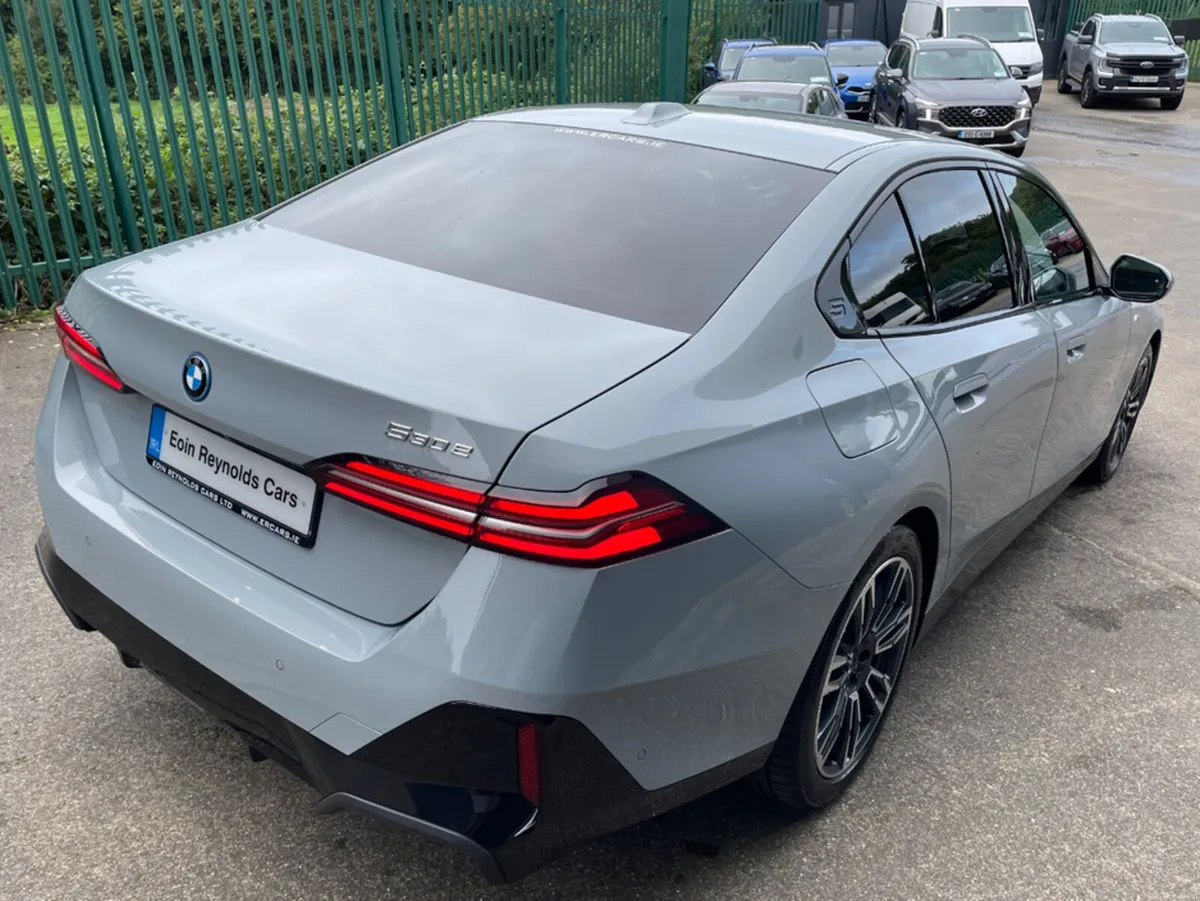 BMW 5-Series 530E M SPORT AUTO HYBRID PHEV 100kms - Image 6