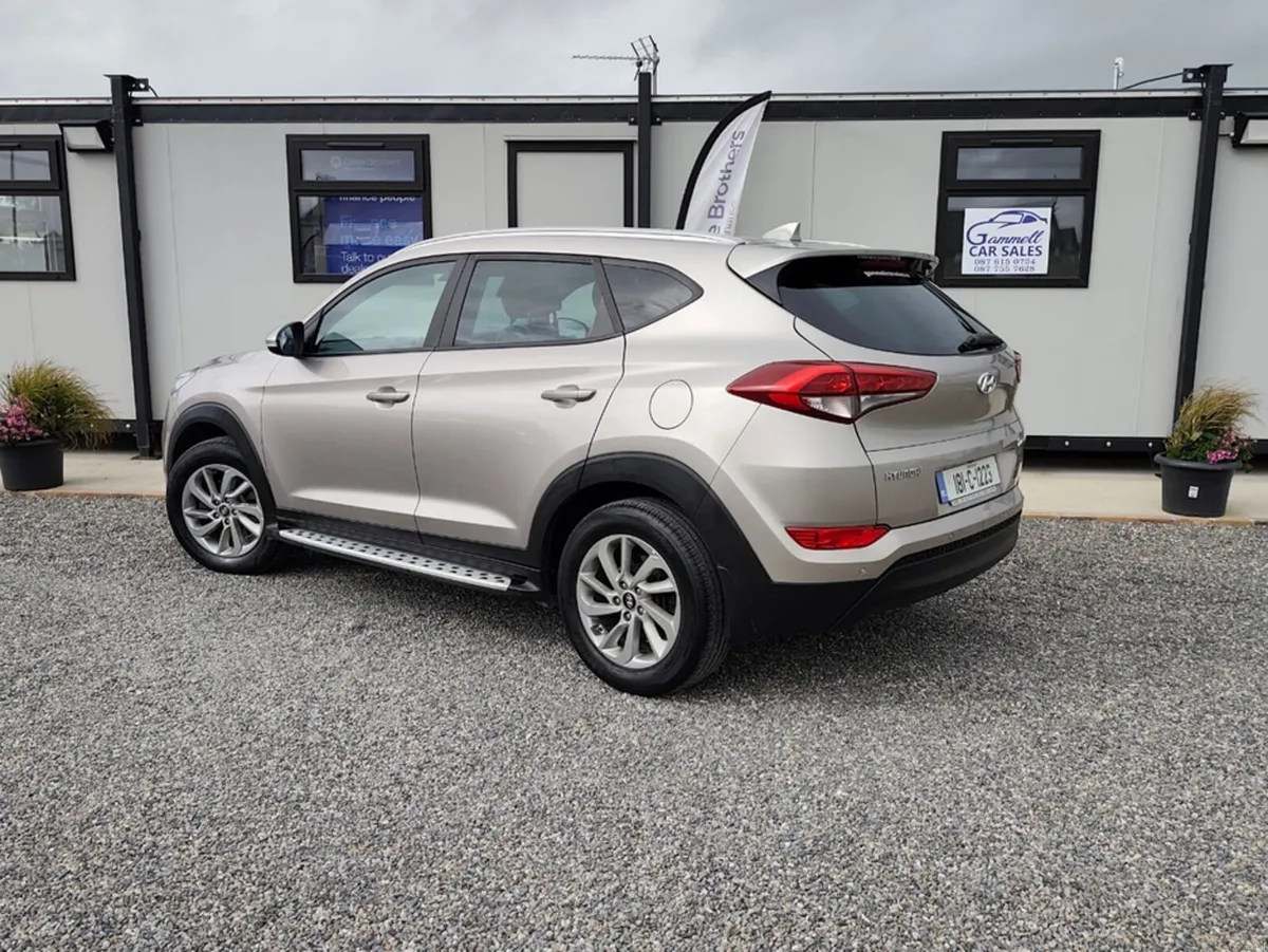 Hyundai Tucson 1.7 EXECUTIVE 5DR - Image 4