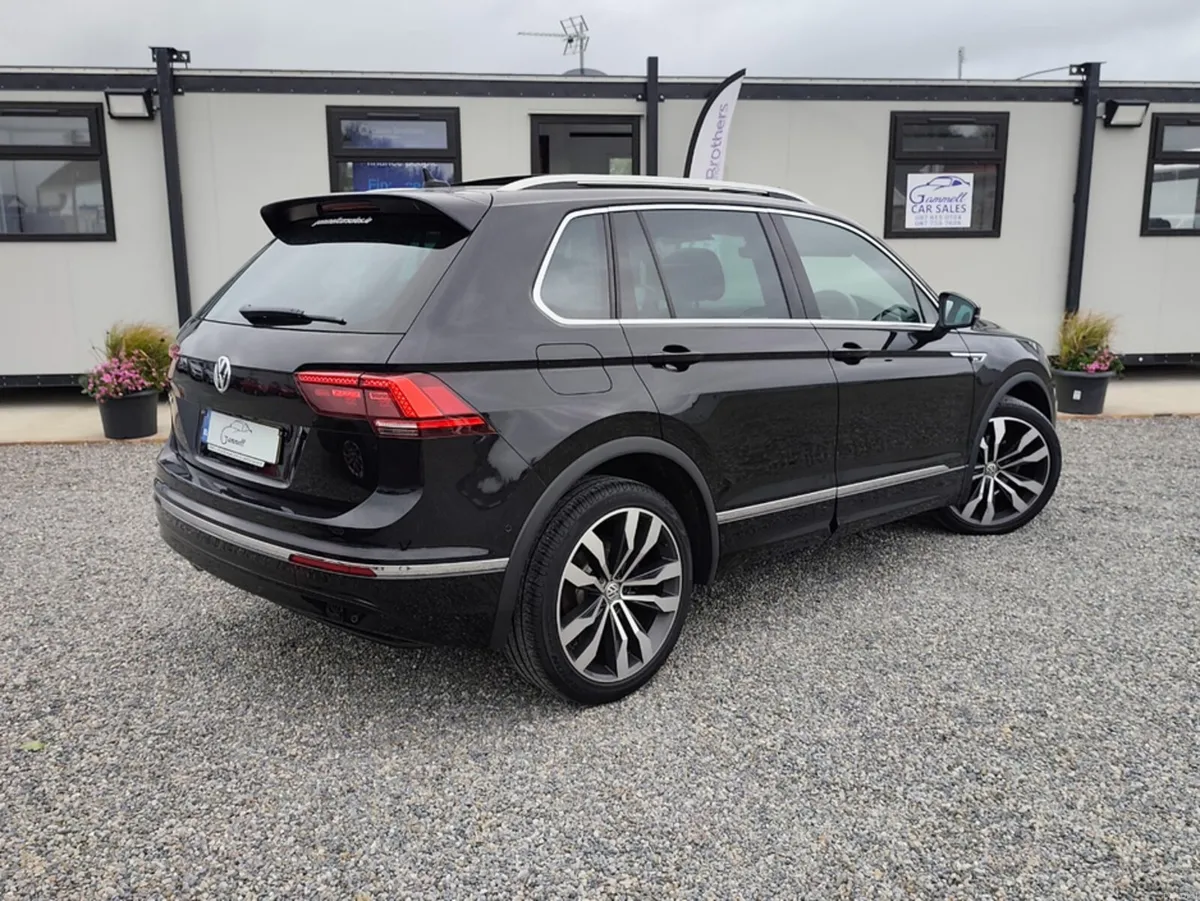 Volkswagen Tiguan HIGH SPEC R-LINE TECH TDI S- DSG - Image 2
