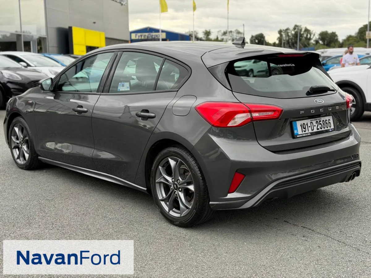 Ford Focus St-Line 1.0T 125Ps - Image 3