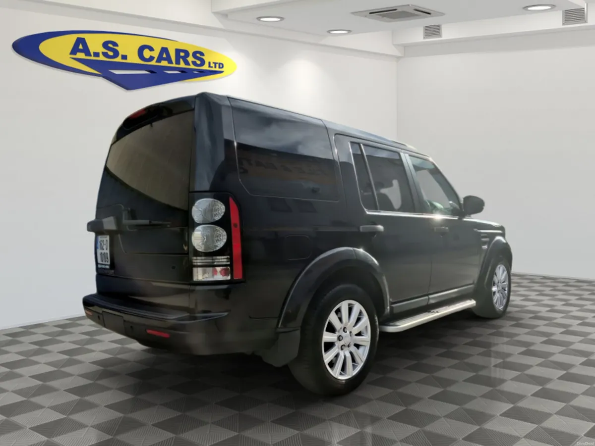 Land Rover Discovery 3.0 TDV6 AUTO CREW CAB - Image 5