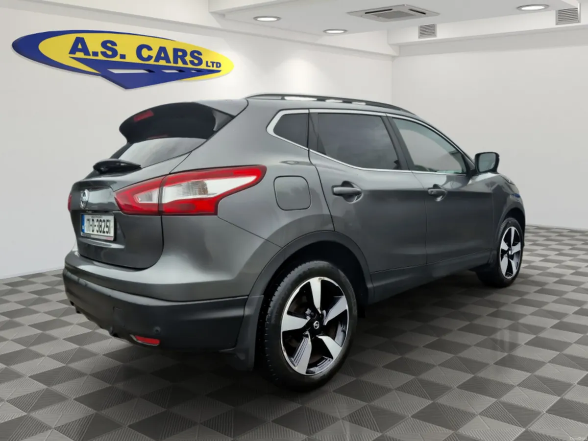 Nissan Qashqai 1.2 SV PREMIUM FULL LEATHER INTERIO - Image 4