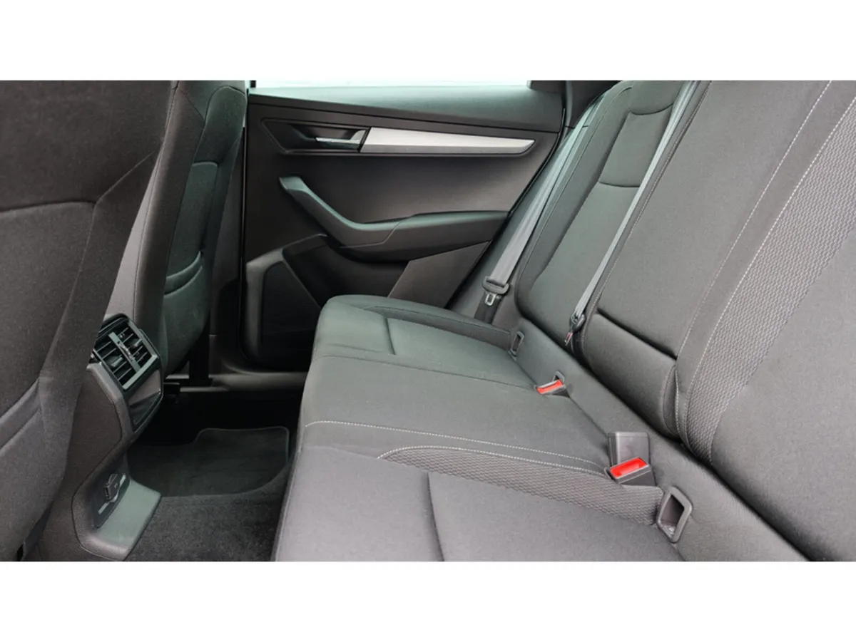 Skoda Karoq KAROQ SELECTION 2.0TDI 115 BHP WINTER - Image 6