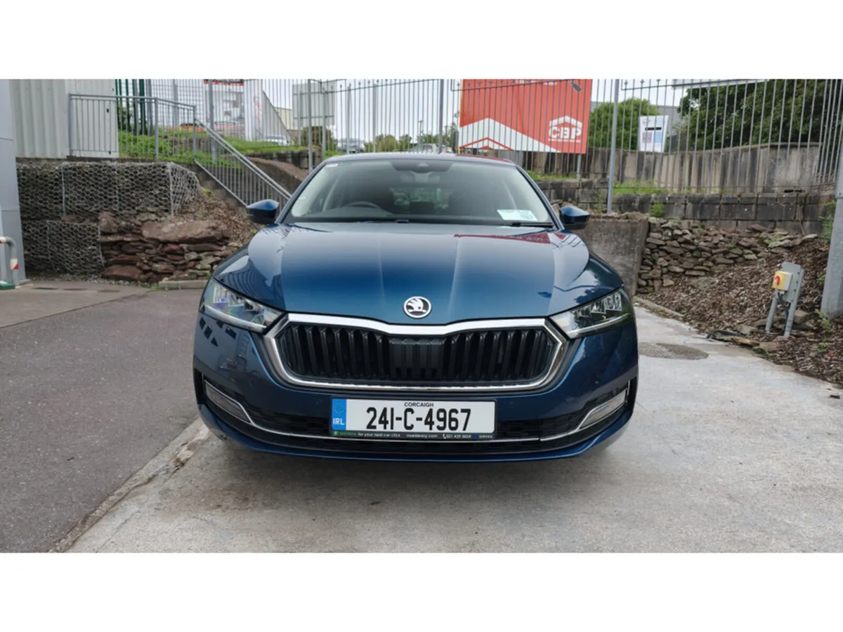 Skoda Octavia DSG - PADEL SHIFT - HEATED SEATS - S - Image 5