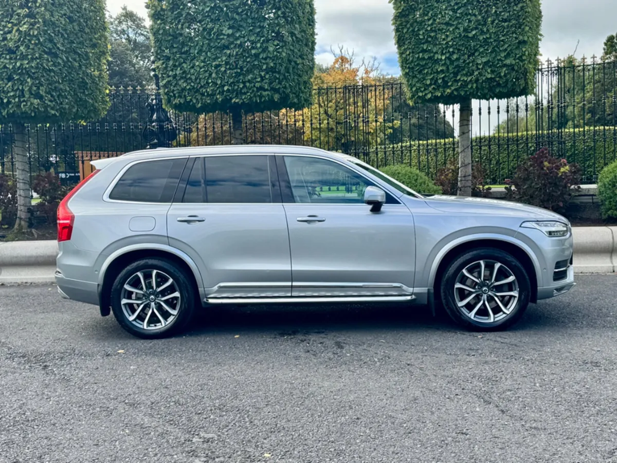 Volvo XC90 D5 AWD INSCRIPTION 5DR AUTO - Image 3