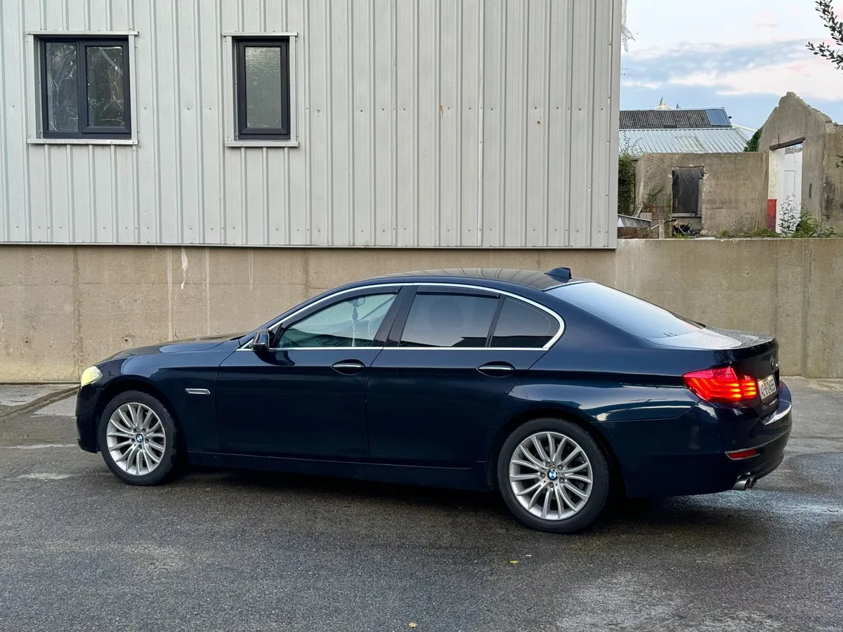 BMW 5-Series 2014 luxury model - Image 2