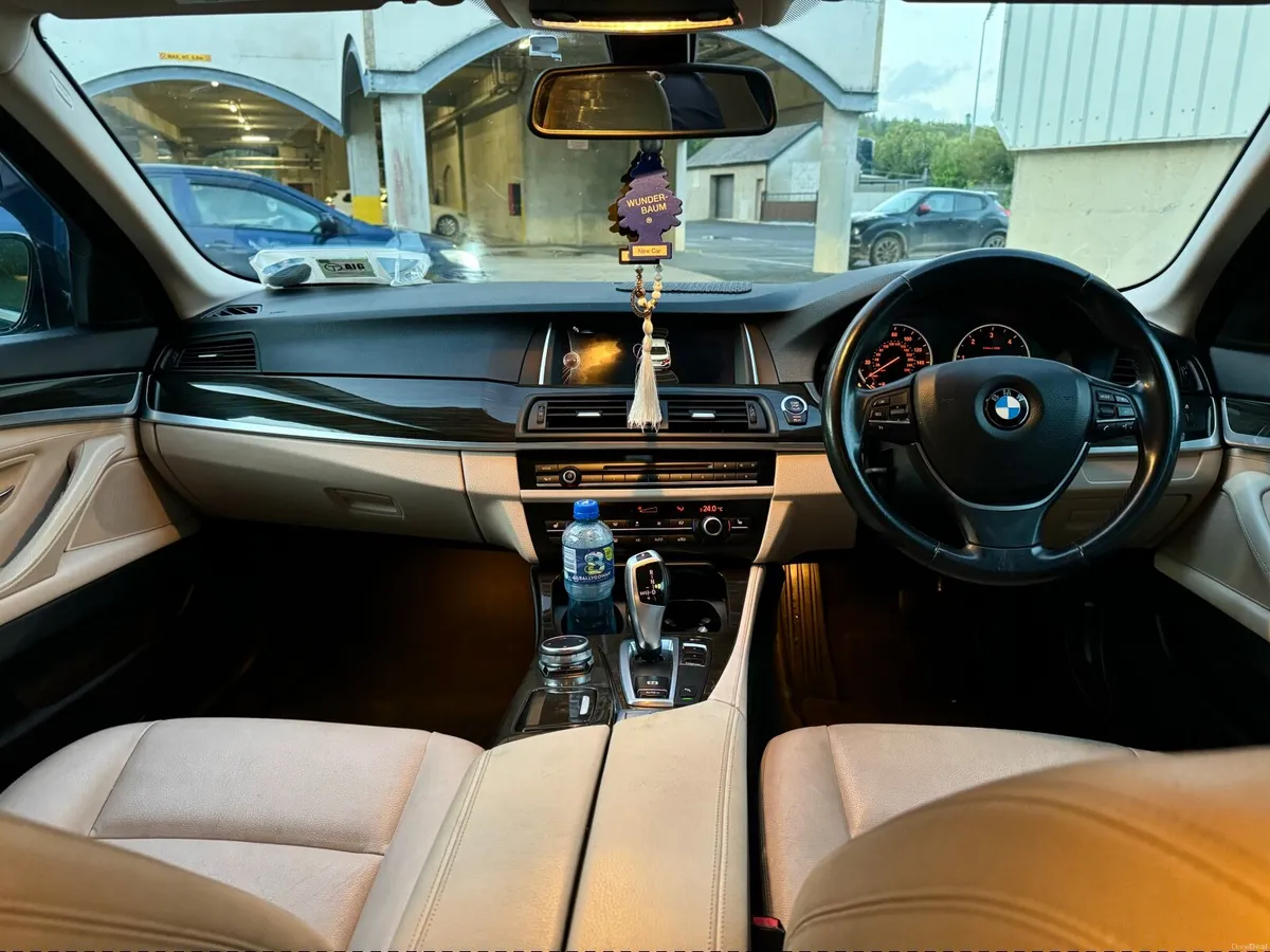 BMW 5-Series 2014 luxury model - Image 5