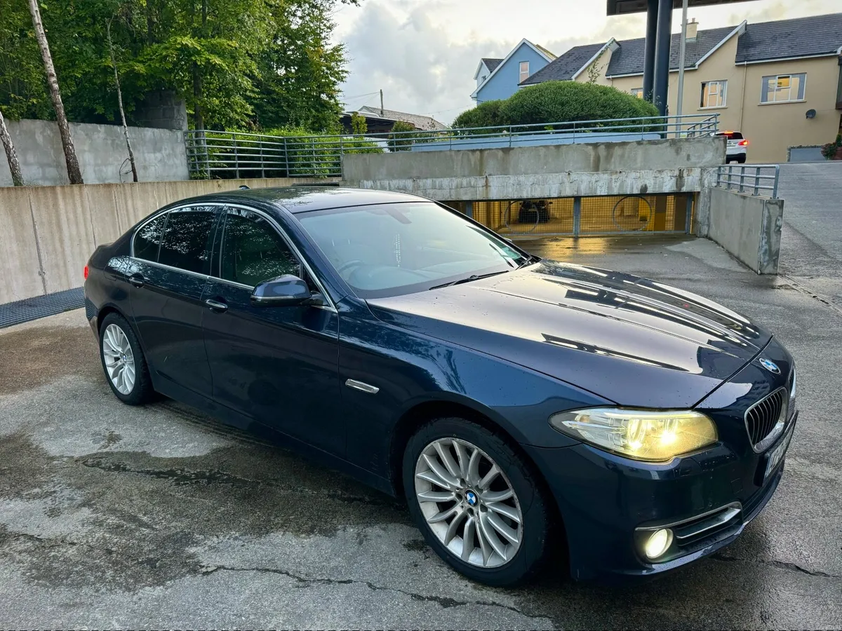 BMW 5-Series 2014 luxury model - Image 1