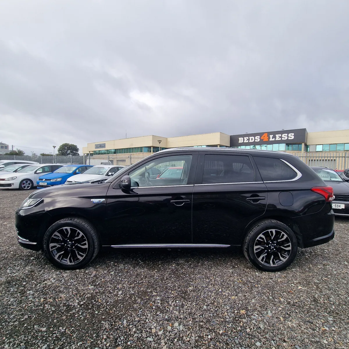Mitsubishi Outlander PHEV 2.0L MIVEC 4WD - Image 4