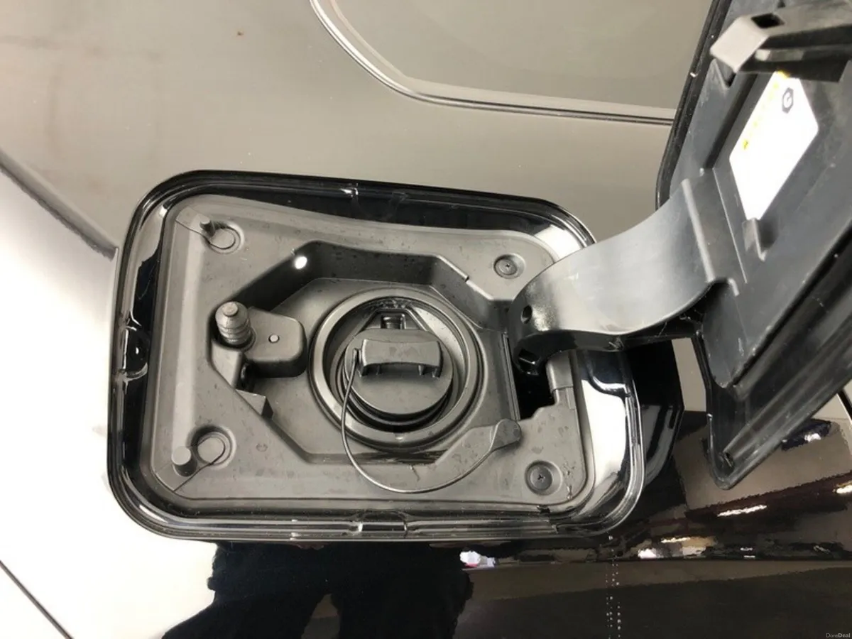 Toyota RAV4 SOL PHEV 4DR AUTO - Image 6