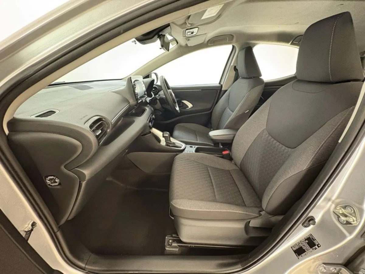 Toyota Yaris Hybrid Luna - Image 6