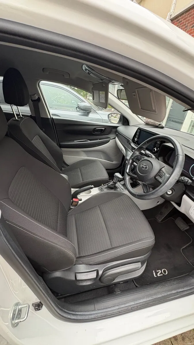 2021 Hyundai i20 Deluxe 1.0 Automatic | 1 Owner | - Image 5