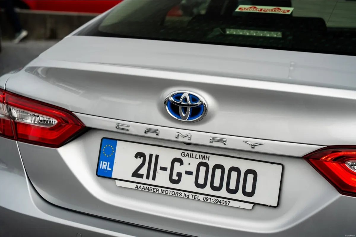 2021 Toyota Camry 2.5 Petrol Hybrid Auto - Image 4