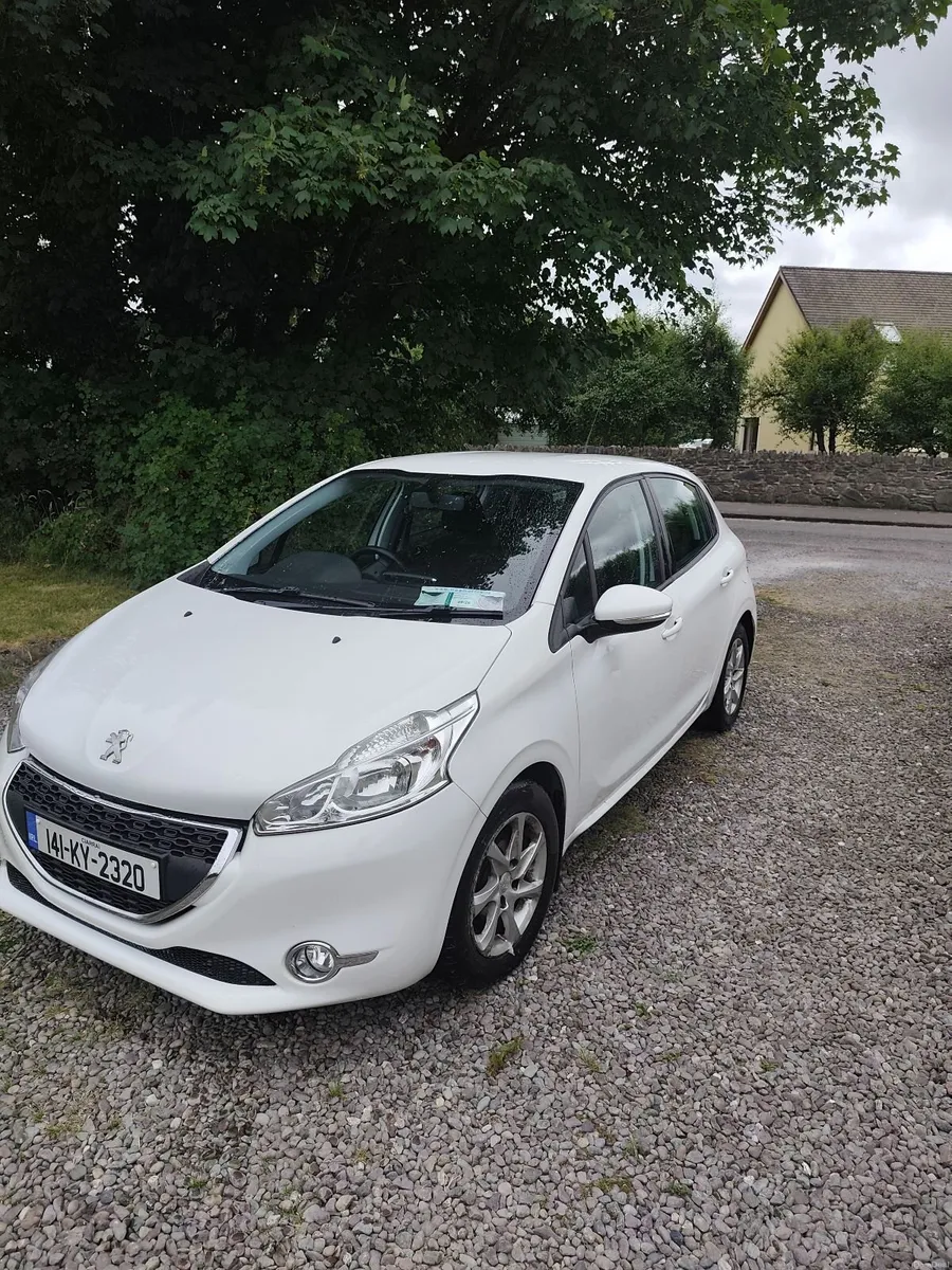 Peugeot 208 2014 Automatic - Image 2